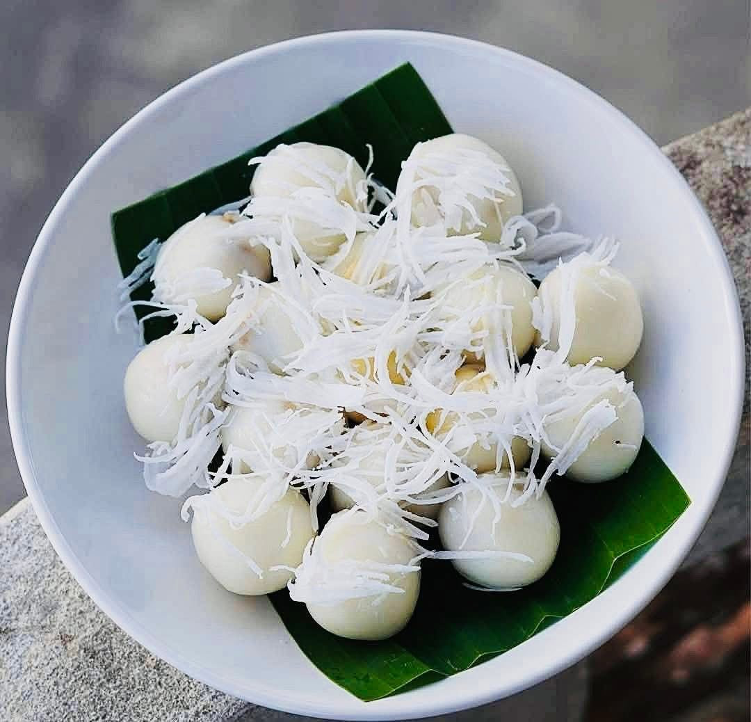 တင့်တင့် မုန့်လုံးရေပေါ် (၅ ယောက်စာ)