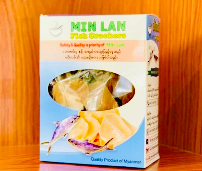 မင်းလမ်း ငါးမုန့် ( Fish Crackers )