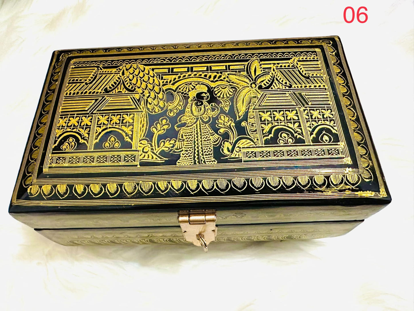 ယွန်း သေတ္တာ ( Jewellery Box ) 06