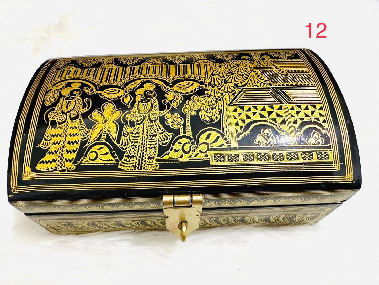 ယွန်း သေတ္တာ ( Jewellery Box ) 12