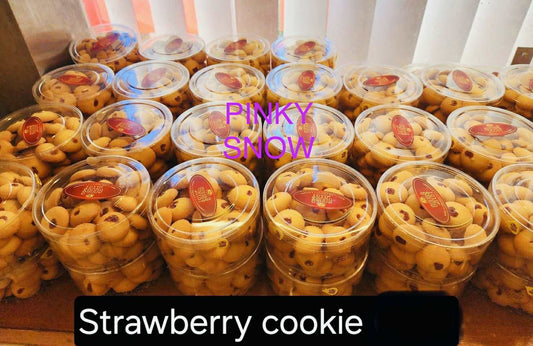 ‌ရွှေပုစွန် strawberry cookie